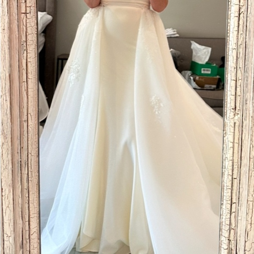 Elegant Wedding Bridal over skirt